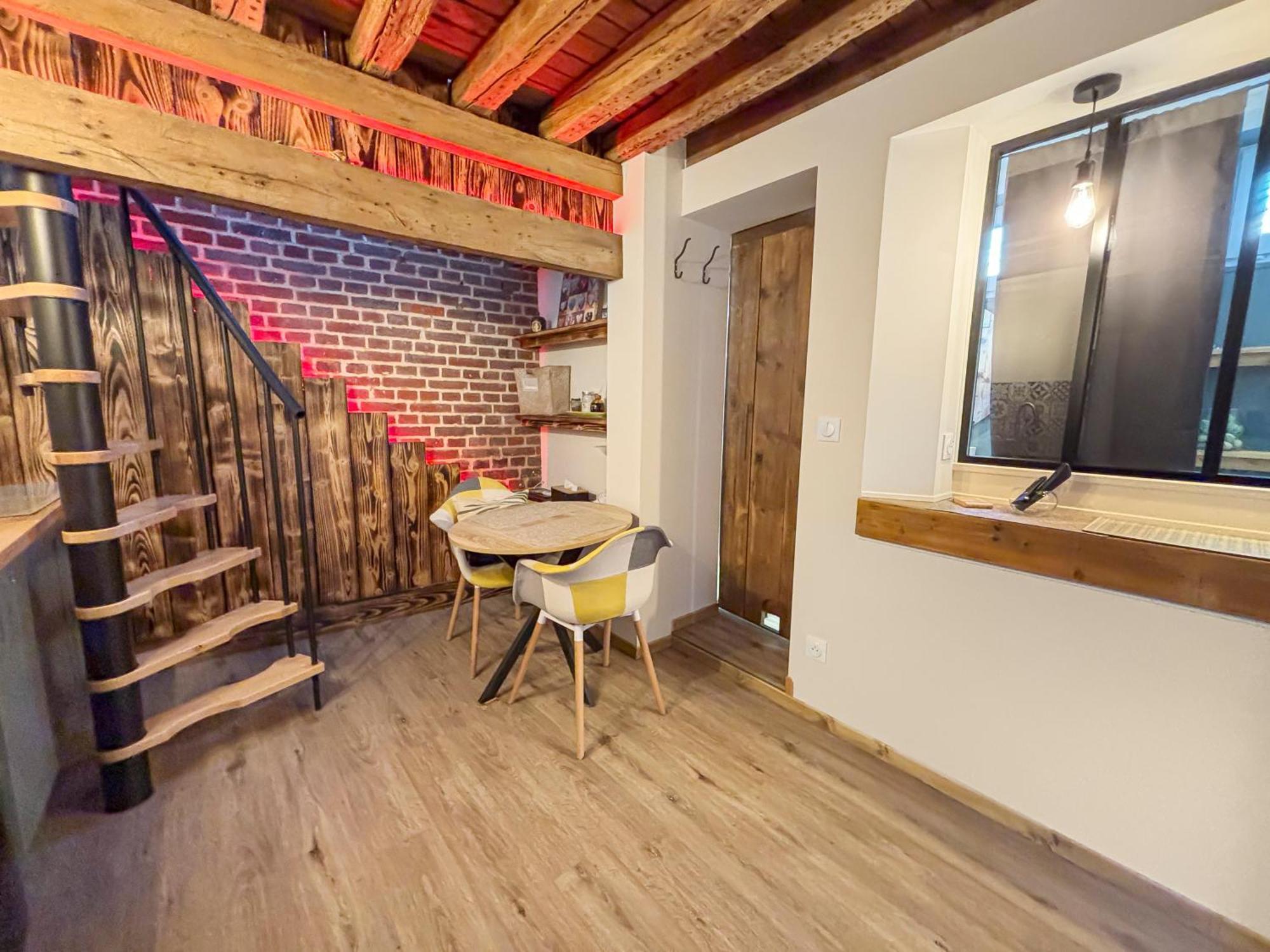 شقة Duplex Cosy Avec Netflix & Amazon Prime بوفيه المظهر الخارجي الصورة